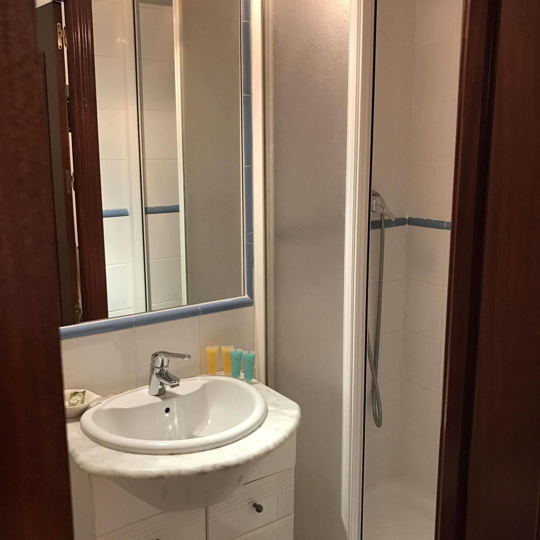 Hostal La Estrella Madrid Exteriér fotografie